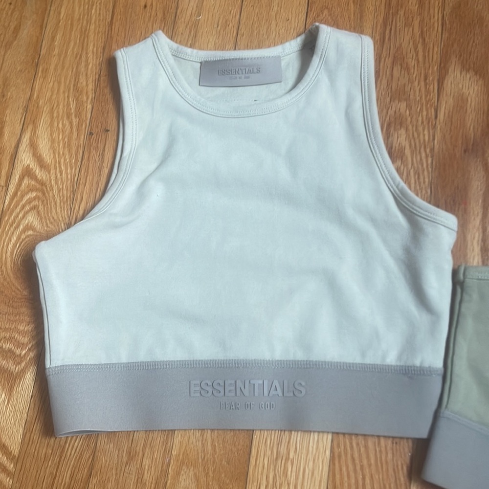 Essentials crop tops - Picture 2 of 4